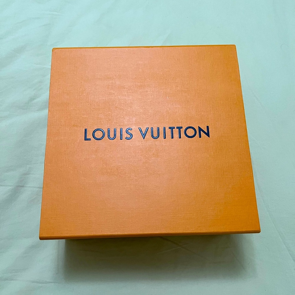 Louis Vuitton empty box. No damage. Original.
